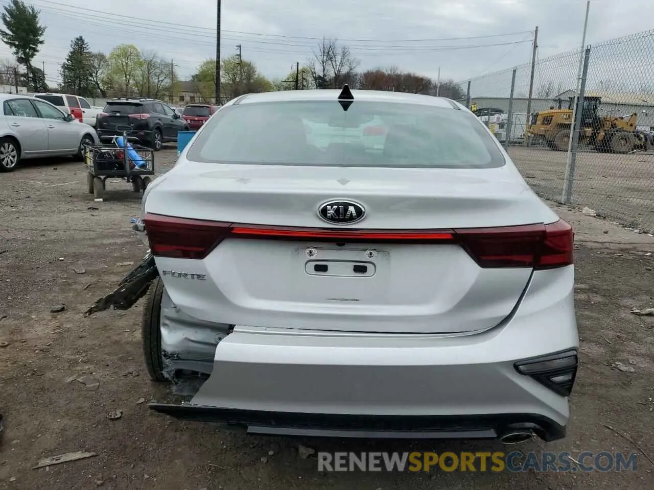 6 Photograph of a damaged car 3KPF24AD0LE187085 KIA FORTE 2020