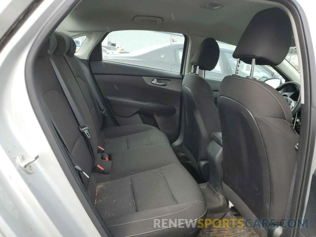 10 Photograph of a damaged car 3KPF24AD0LE187362 KIA FORTE 2020