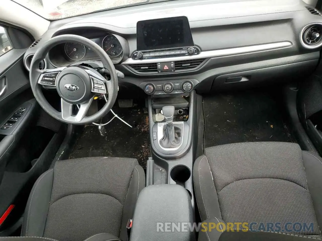 8 Photograph of a damaged car 3KPF24AD0LE187362 KIA FORTE 2020