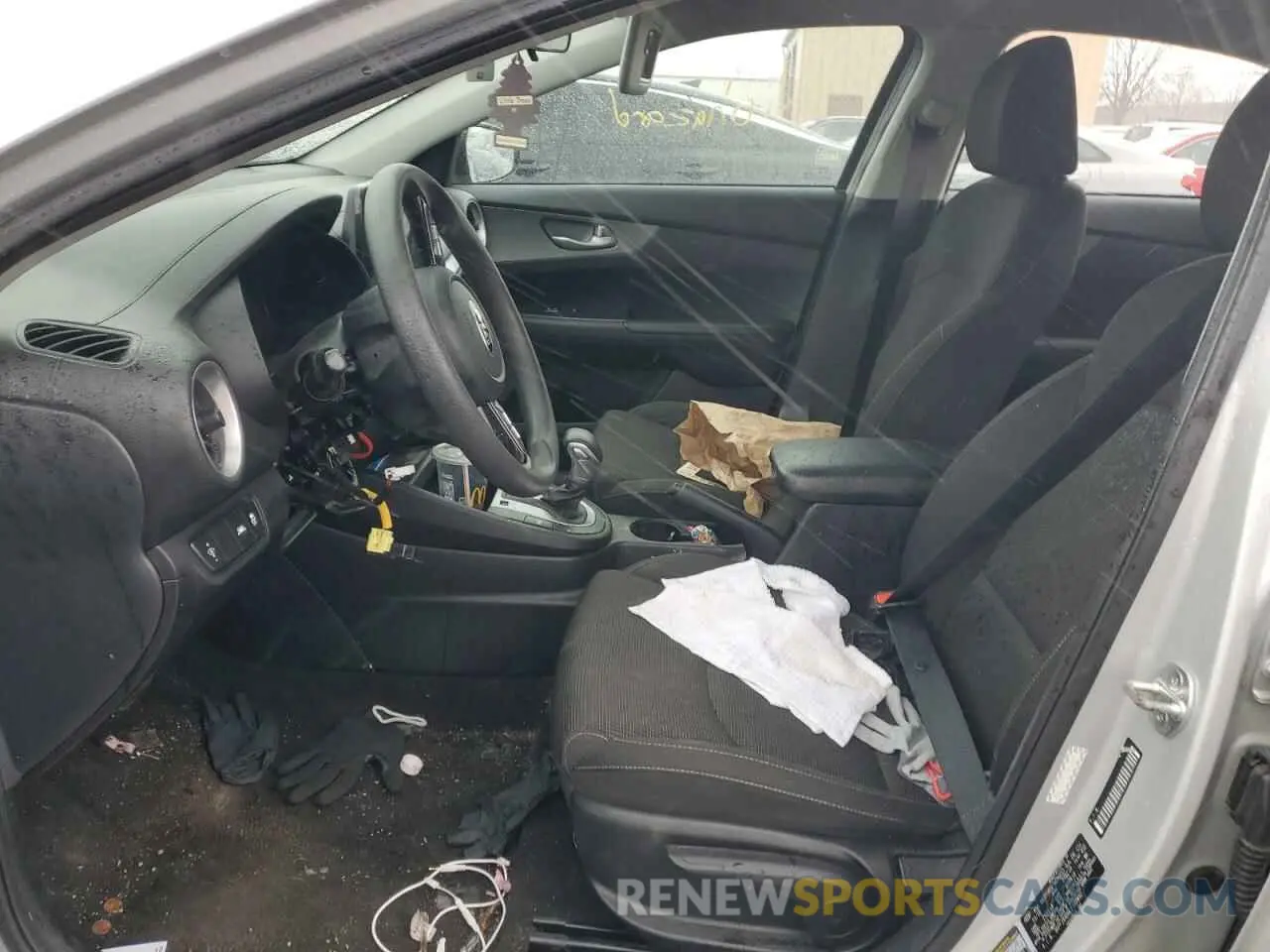 7 Photograph of a damaged car 3KPF24AD0LE187832 KIA FORTE 2020