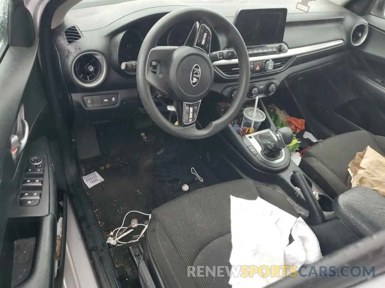 8 Photograph of a damaged car 3KPF24AD0LE187832 KIA FORTE 2020