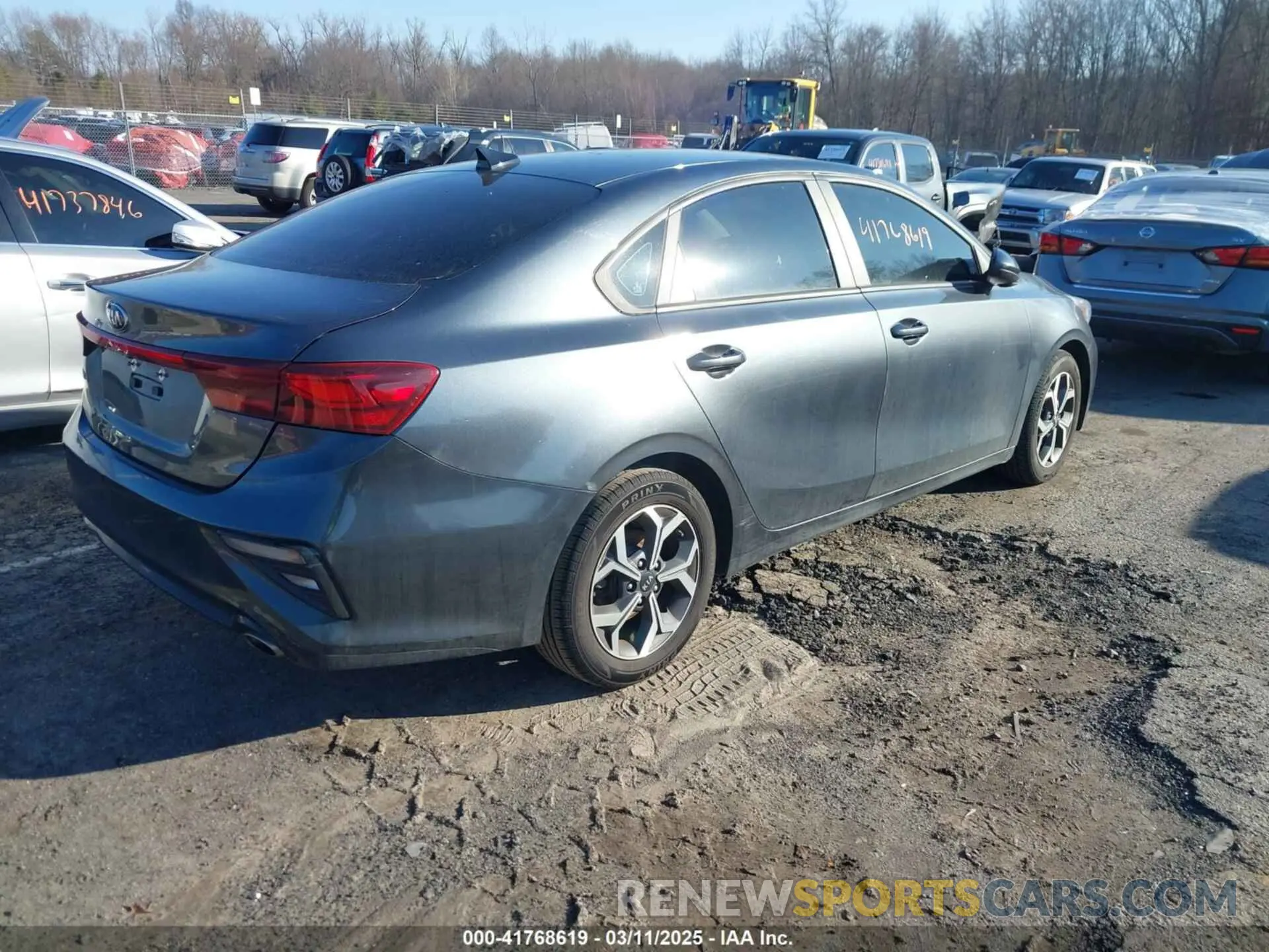 4 Photograph of a damaged car 3KPF24AD0LE205892 KIA FORTE 2020