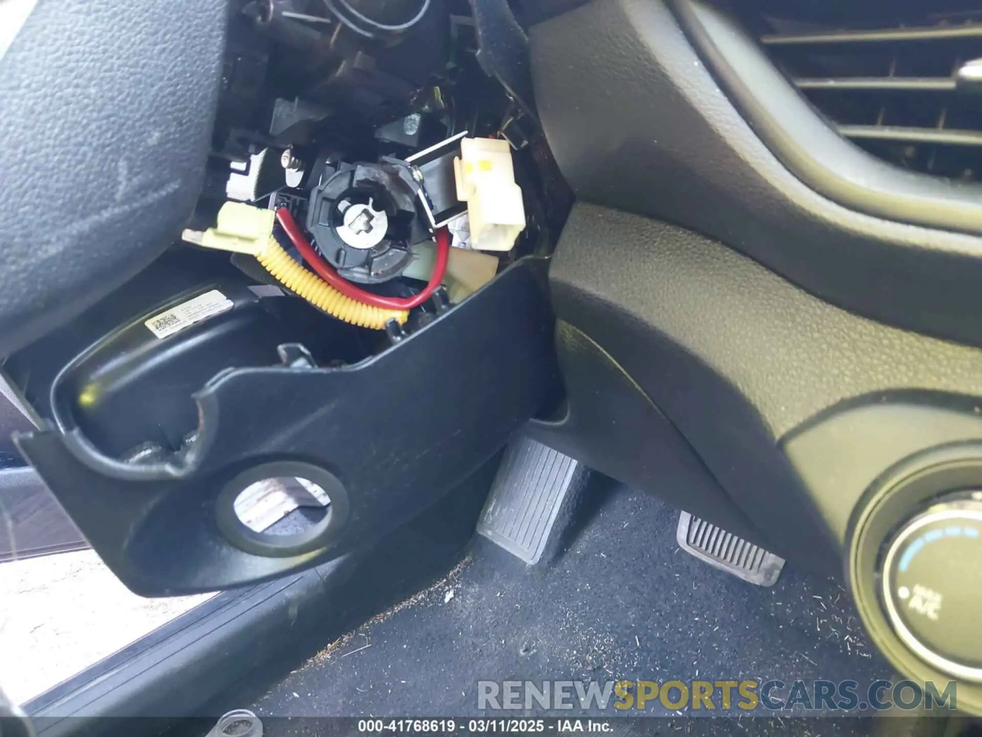 6 Photograph of a damaged car 3KPF24AD0LE205892 KIA FORTE 2020