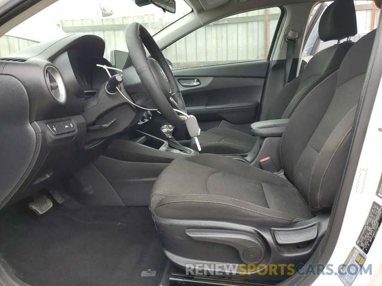 7 Photograph of a damaged car 3KPF24AD0LE206668 KIA FORTE 2020