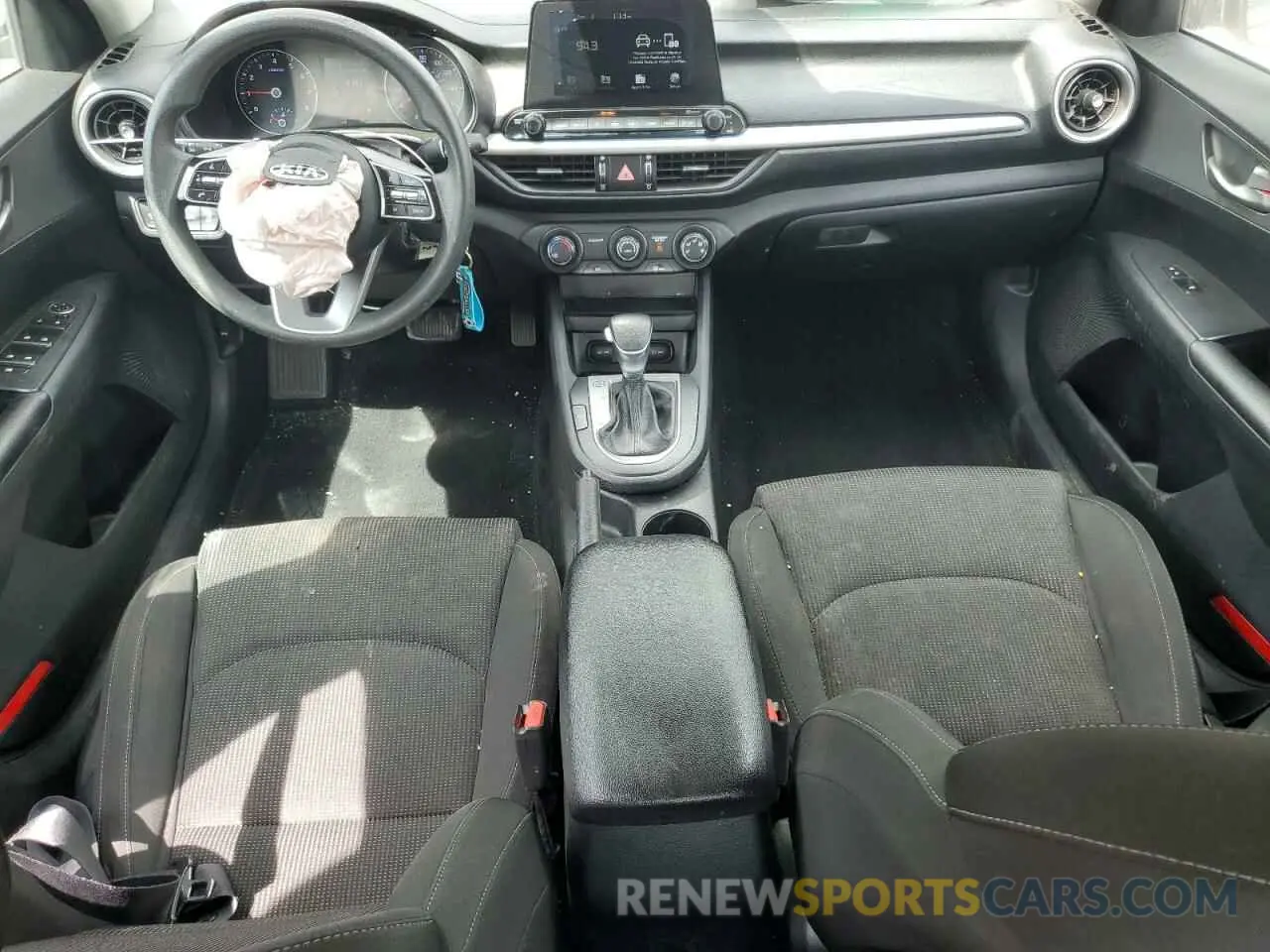 8 Photograph of a damaged car 3KPF24AD0LE207402 KIA FORTE 2020
