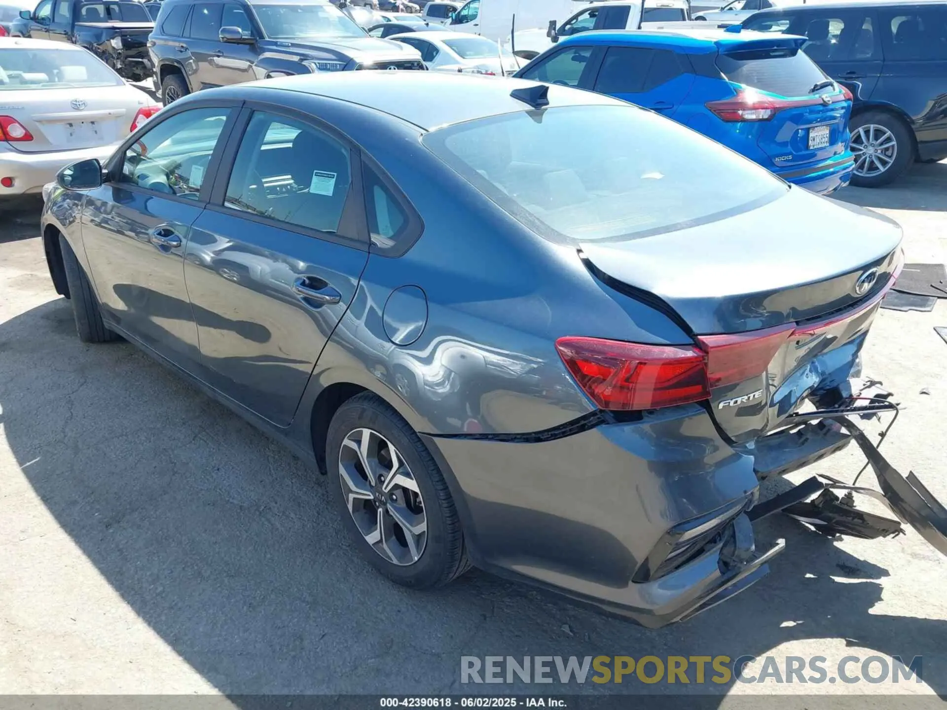 3 Photograph of a damaged car 3KPF24AD0LE209151 KIA FORTE 2020