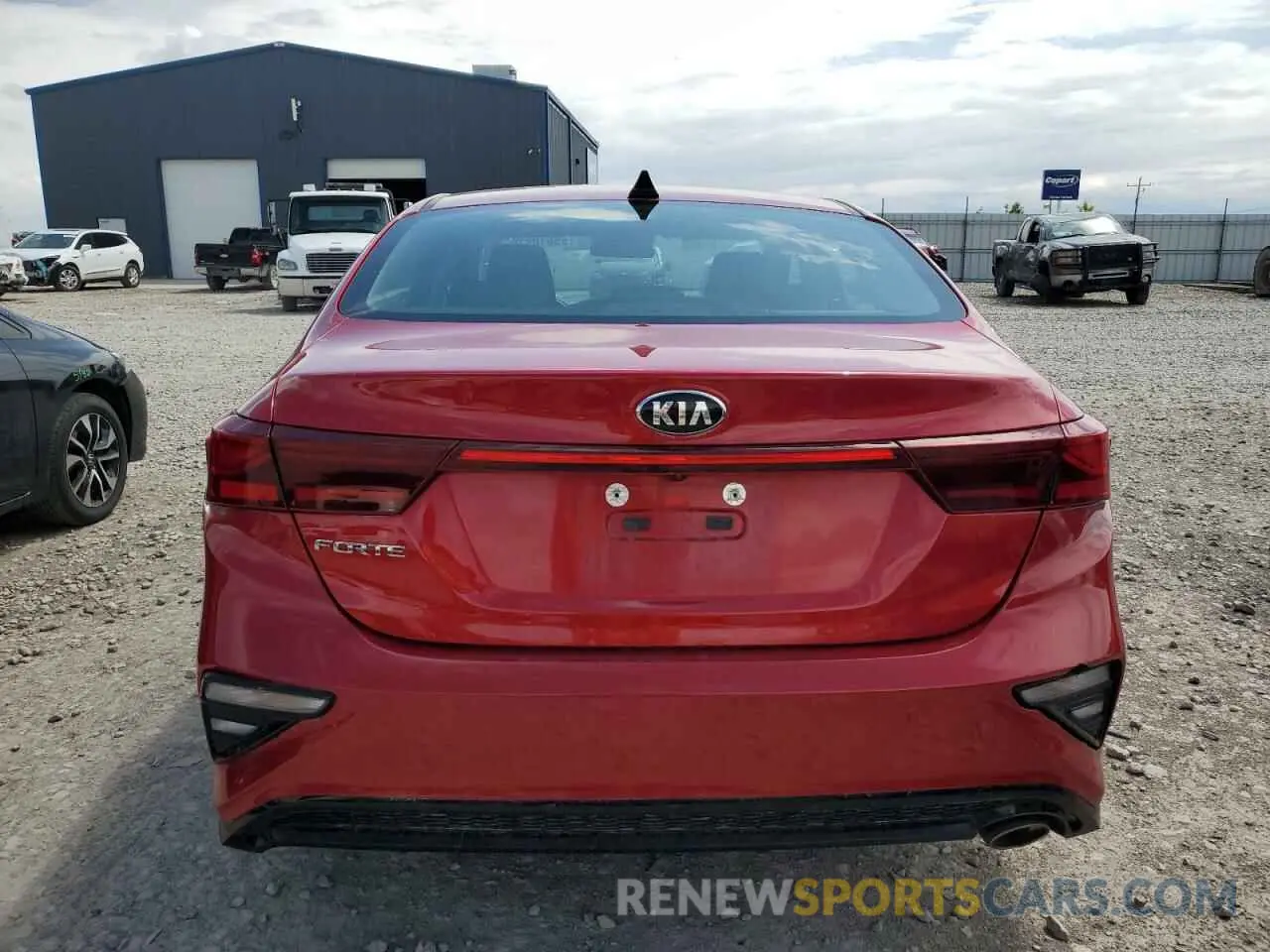 6 Photograph of a damaged car 3KPF24AD0LE209182 KIA FORTE 2020