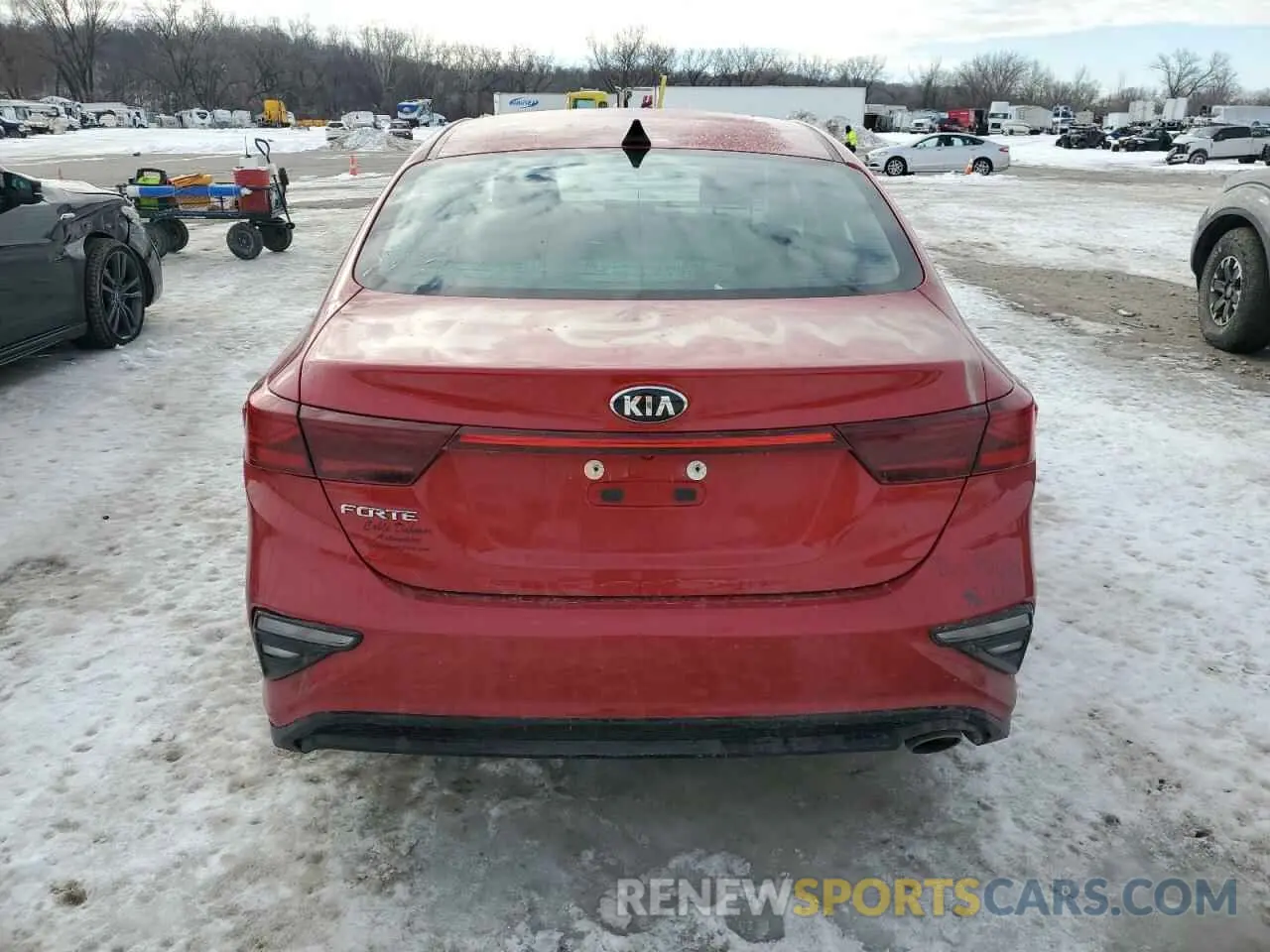 6 Photograph of a damaged car 3KPF24AD0LE211465 KIA FORTE 2020
