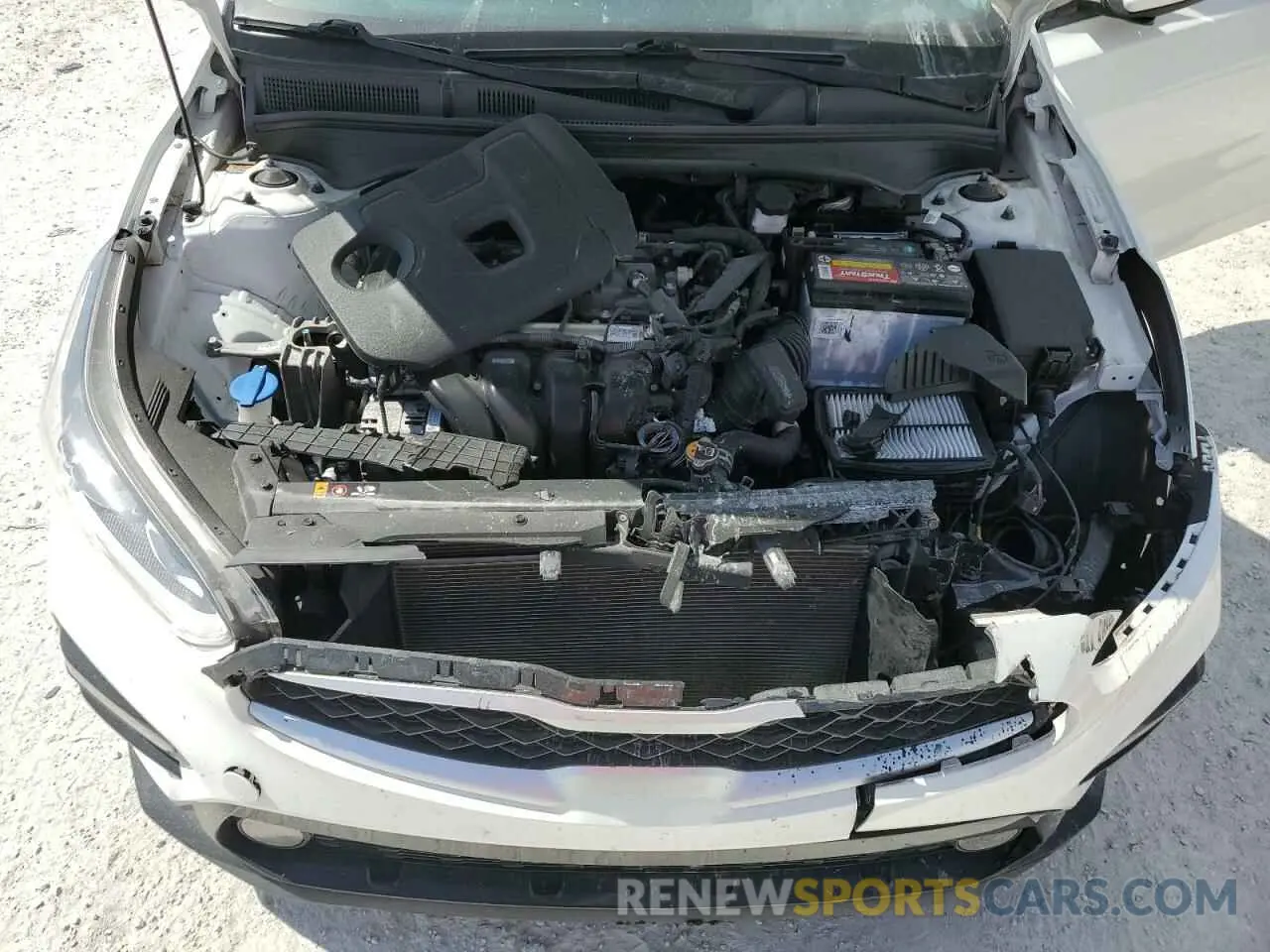 11 Photograph of a damaged car 3KPF24AD0LE213474 KIA FORTE 2020
