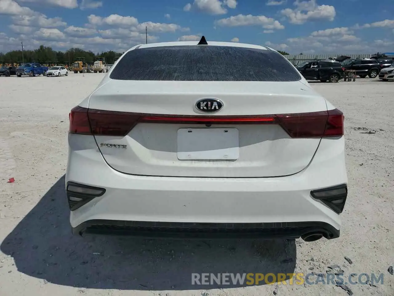 6 Photograph of a damaged car 3KPF24AD0LE213474 KIA FORTE 2020