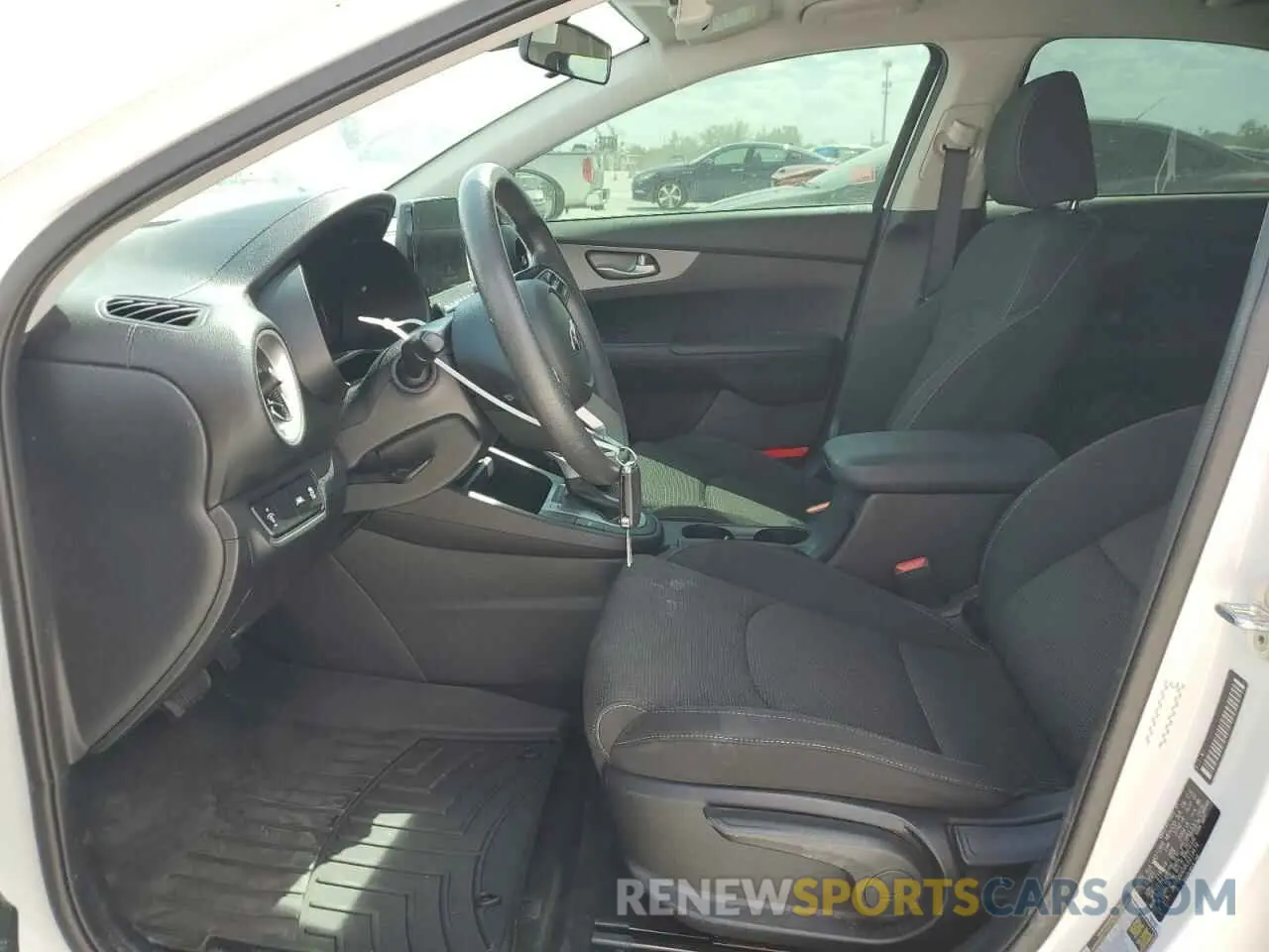 7 Photograph of a damaged car 3KPF24AD0LE213474 KIA FORTE 2020