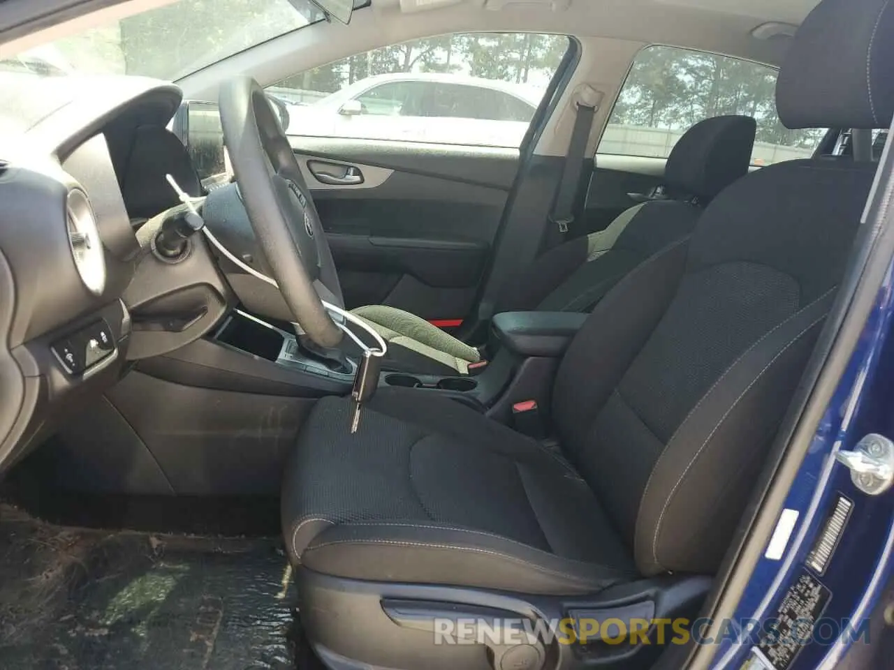 7 Photograph of a damaged car 3KPF24AD0LE224779 KIA FORTE 2020