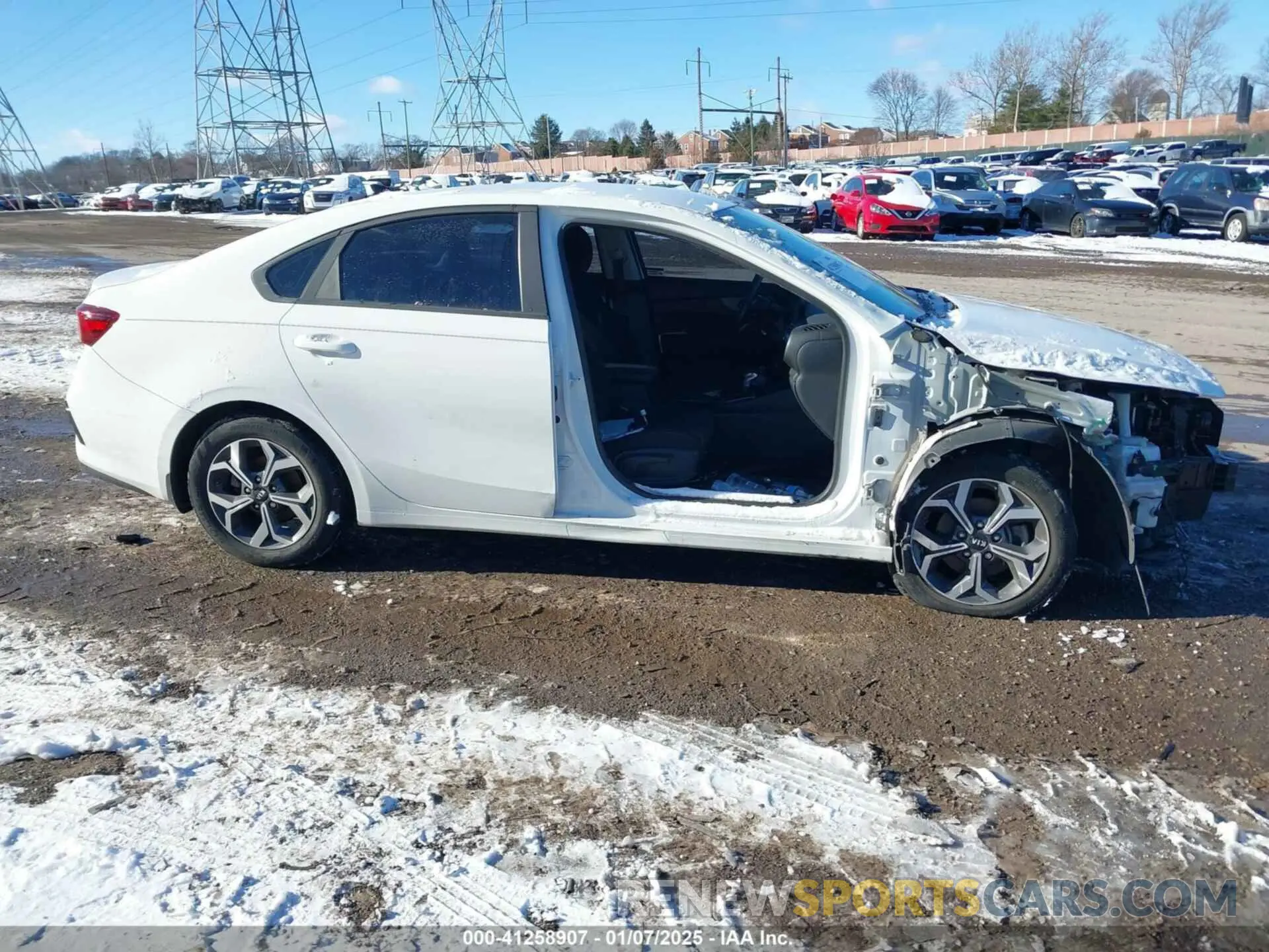 14 Photograph of a damaged car 3KPF24AD0LE224846 KIA FORTE 2020
