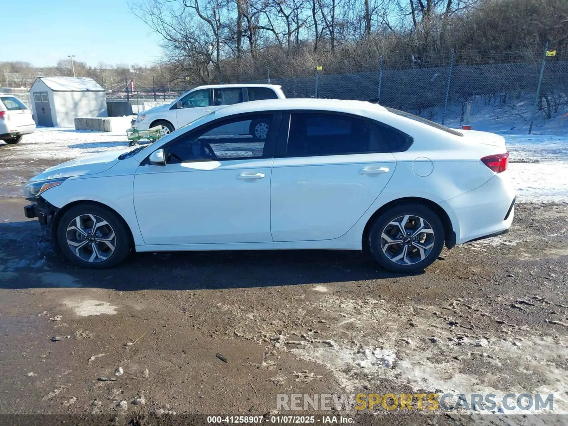 15 Photograph of a damaged car 3KPF24AD0LE224846 KIA FORTE 2020