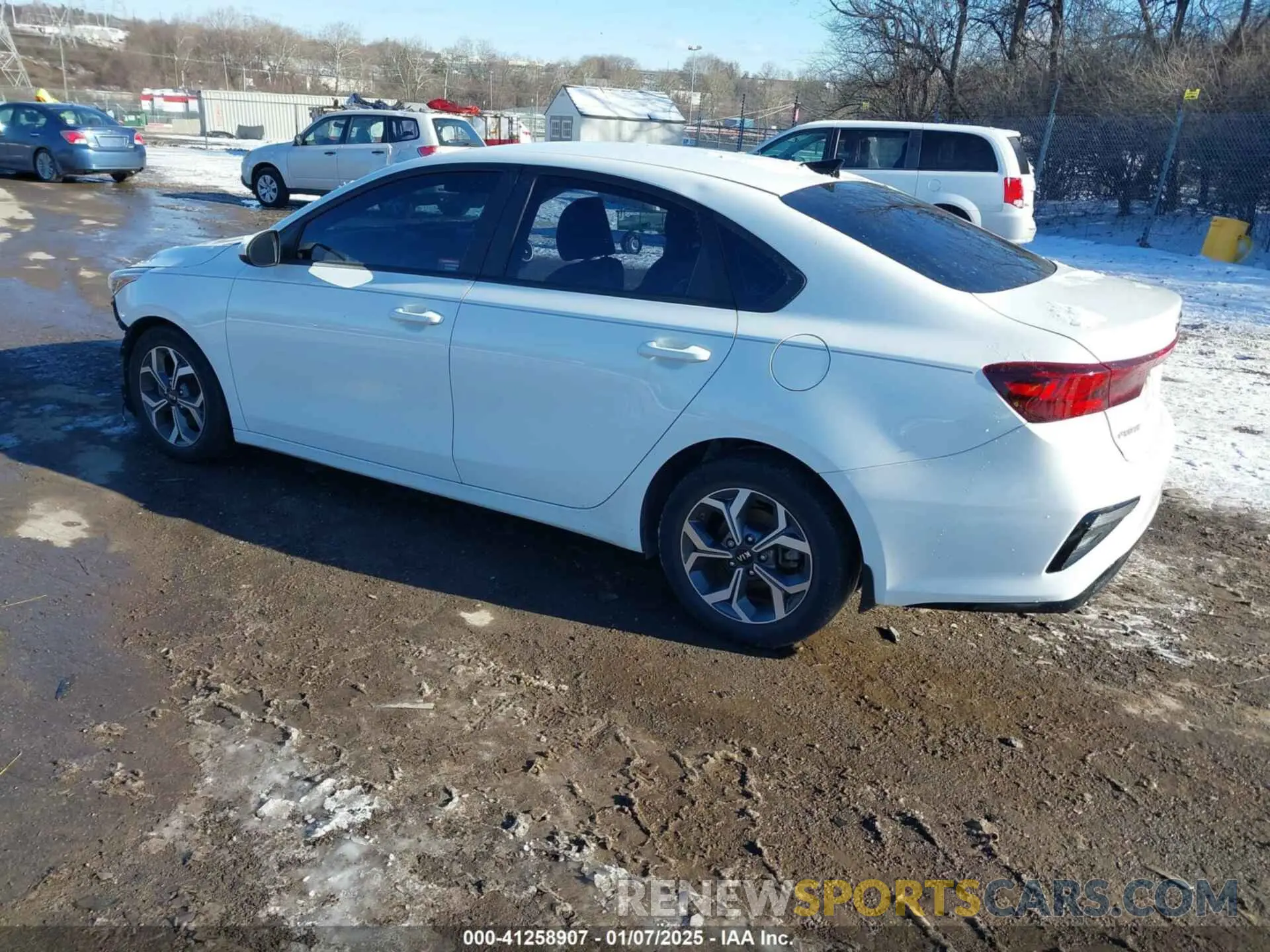 3 Photograph of a damaged car 3KPF24AD0LE224846 KIA FORTE 2020