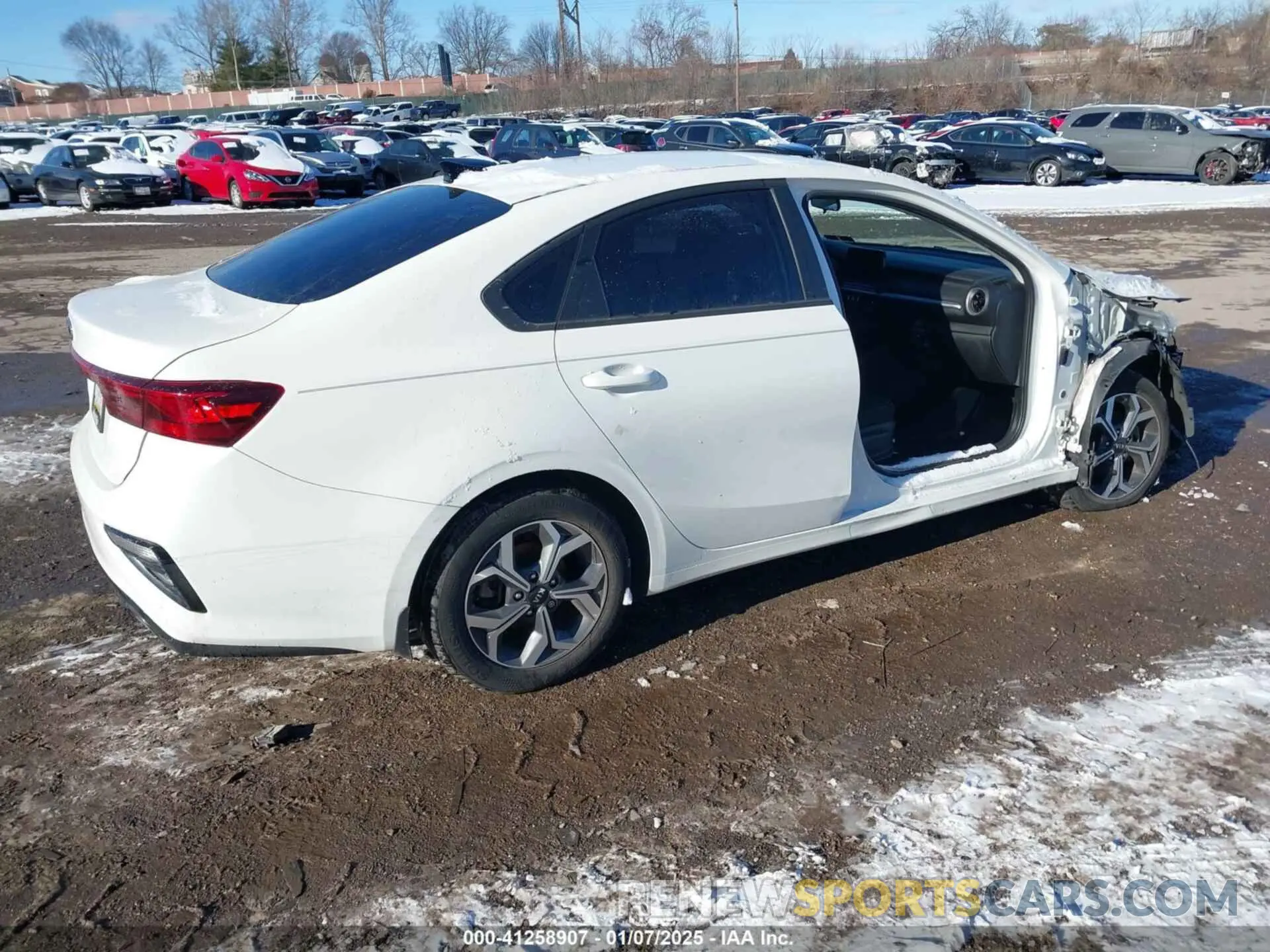4 Photograph of a damaged car 3KPF24AD0LE224846 KIA FORTE 2020