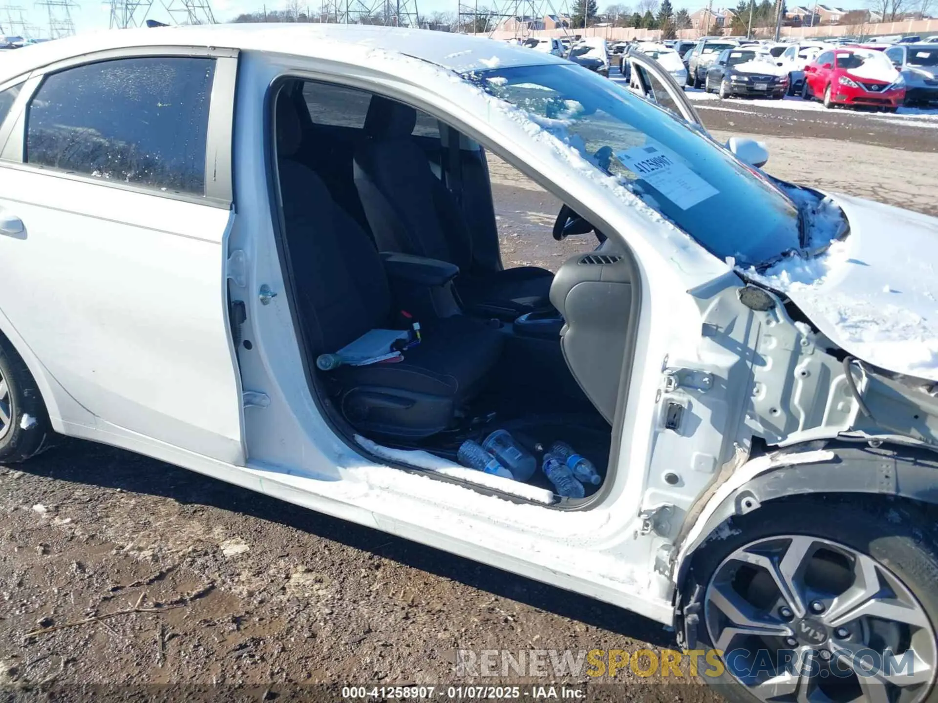 6 Photograph of a damaged car 3KPF24AD0LE224846 KIA FORTE 2020