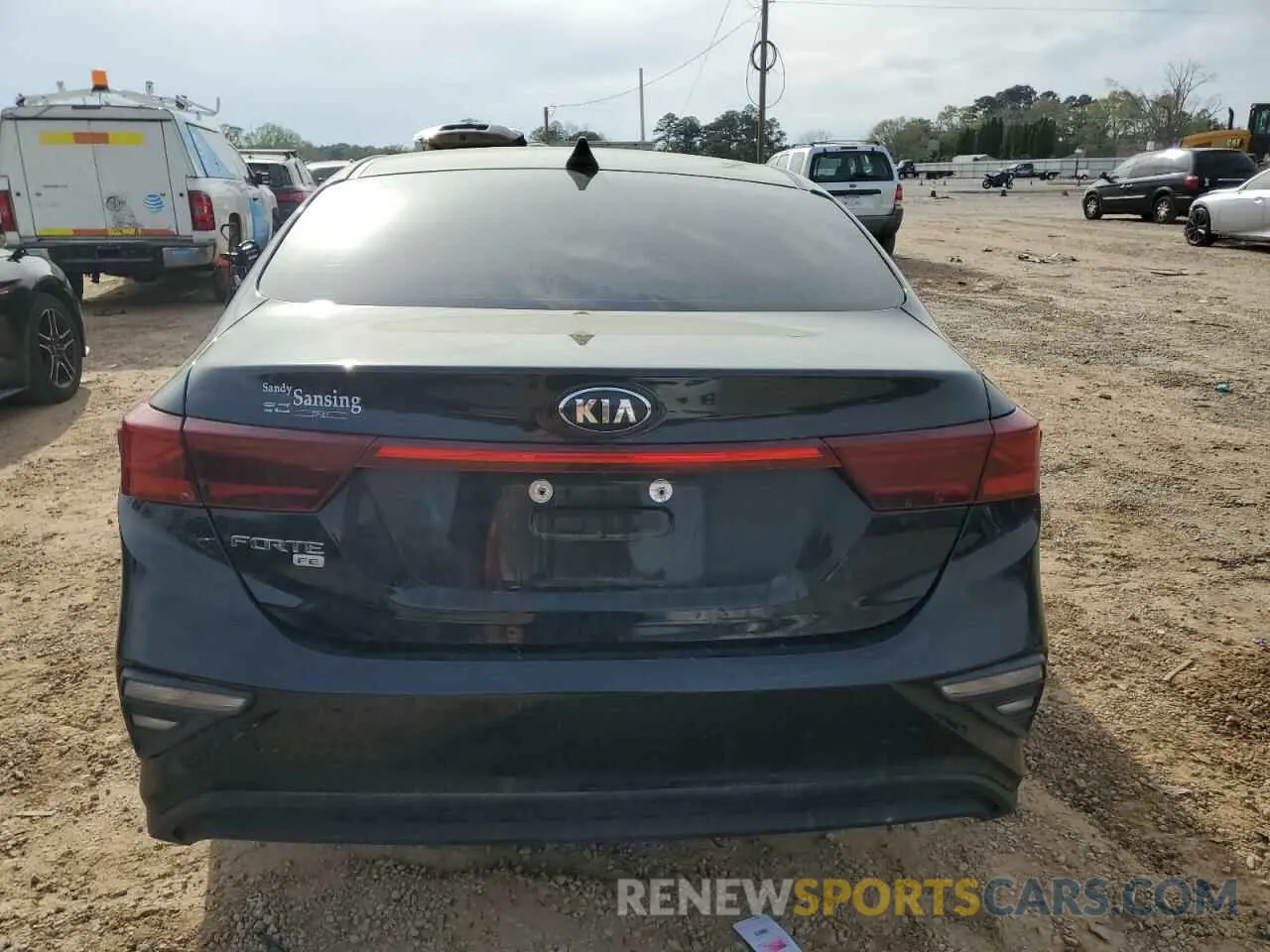 6 Photograph of a damaged car 3KPF24AD0LE227570 KIA FORTE 2020