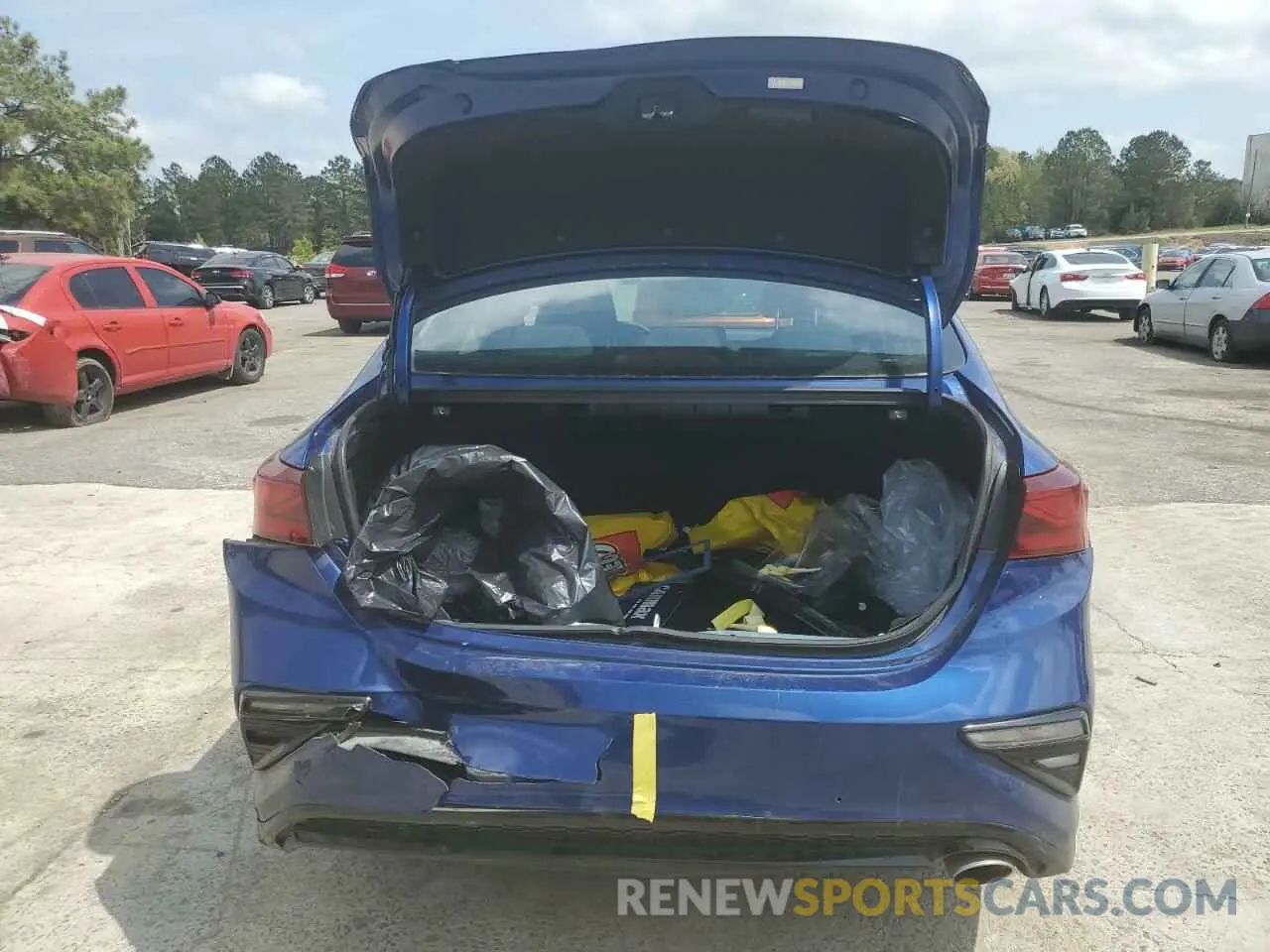 6 Photograph of a damaged car 3KPF24AD0LE232719 KIA FORTE 2020