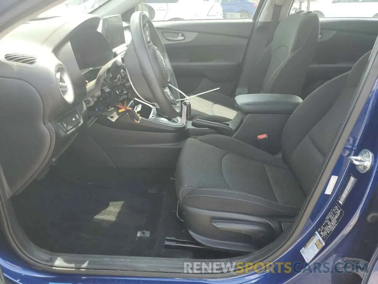 7 Photograph of a damaged car 3KPF24AD0LE232719 KIA FORTE 2020