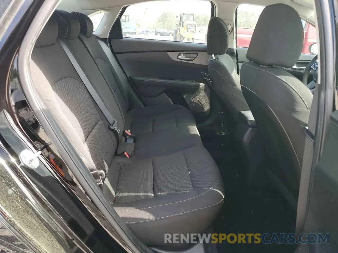 10 Photograph of a damaged car 3KPF24AD0LE241307 KIA FORTE 2020