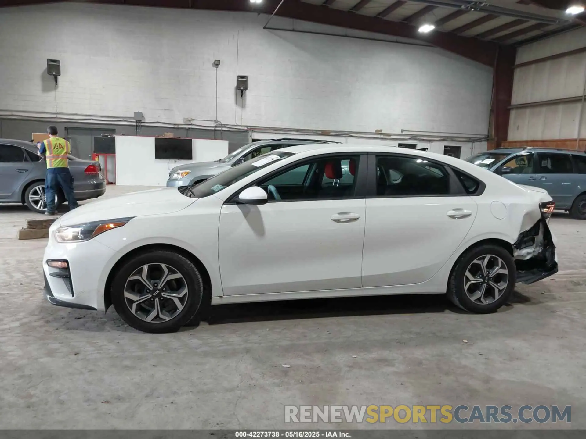 15 Photograph of a damaged car 3KPF24AD0LE255174 KIA FORTE 2020