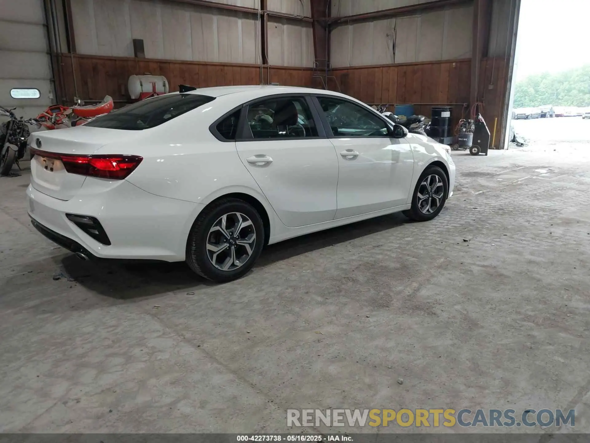 4 Photograph of a damaged car 3KPF24AD0LE255174 KIA FORTE 2020
