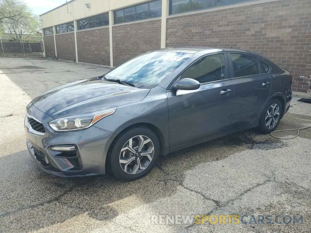1 Photograph of a damaged car 3KPF24AD0LE255711 KIA FORTE 2020