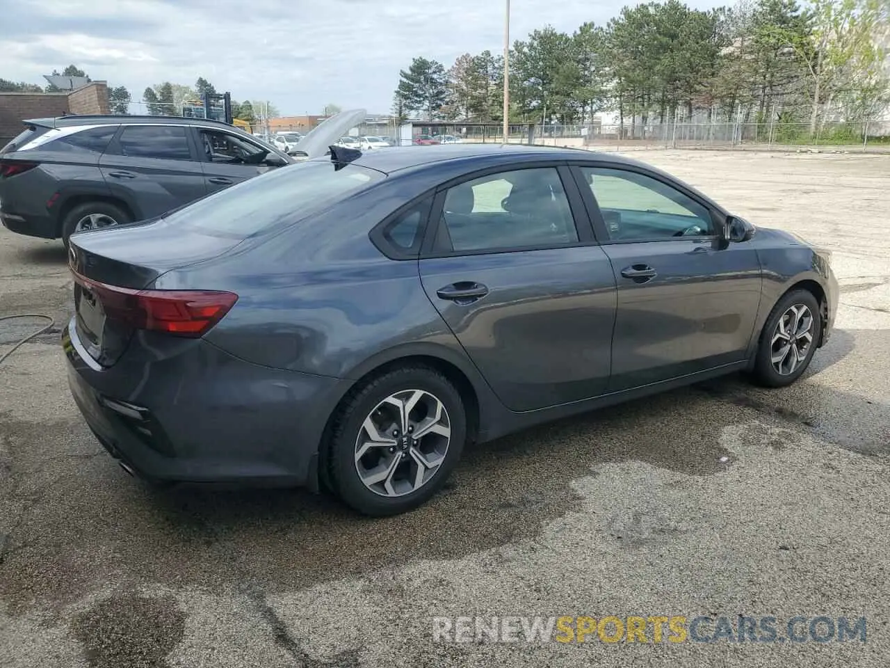 3 Photograph of a damaged car 3KPF24AD0LE255711 KIA FORTE 2020