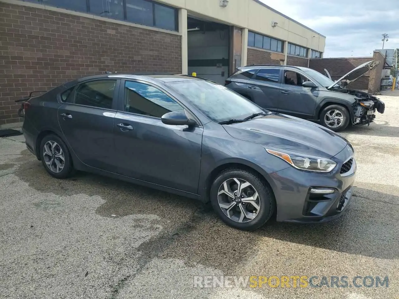 4 Photograph of a damaged car 3KPF24AD0LE255711 KIA FORTE 2020