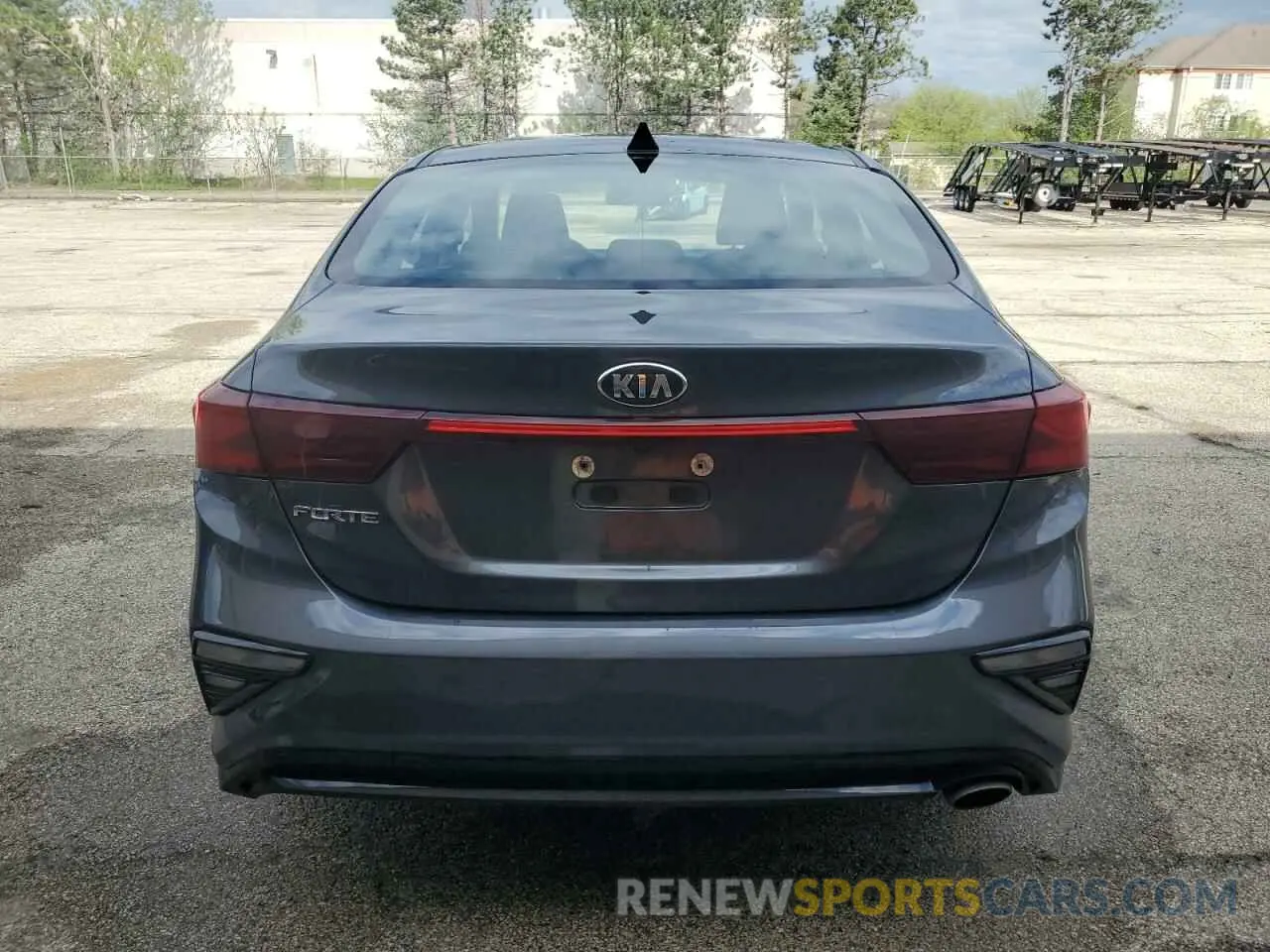 6 Photograph of a damaged car 3KPF24AD0LE255711 KIA FORTE 2020