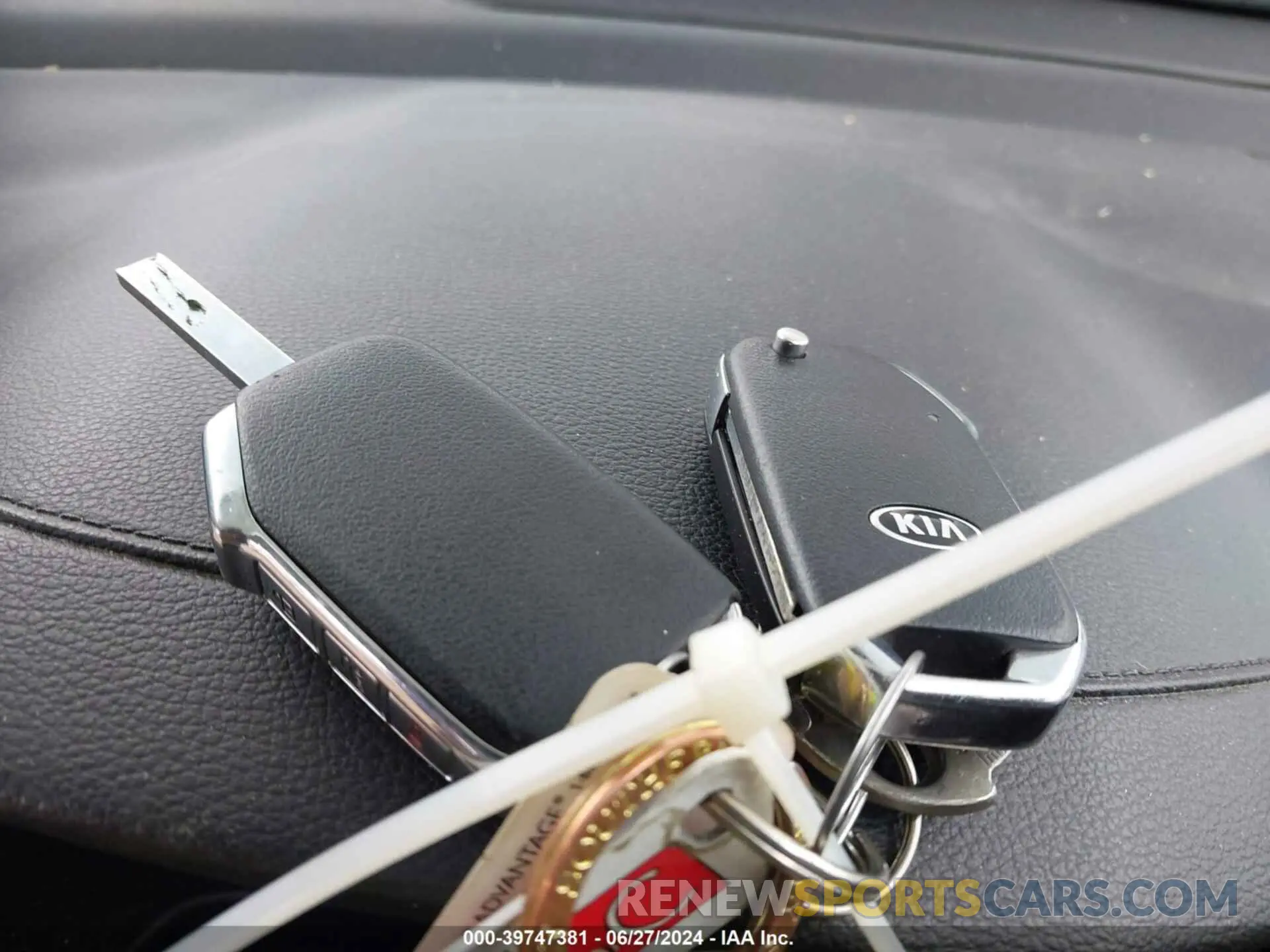 11 Photograph of a damaged car 3KPF24AD1LE141961 KIA FORTE 2020