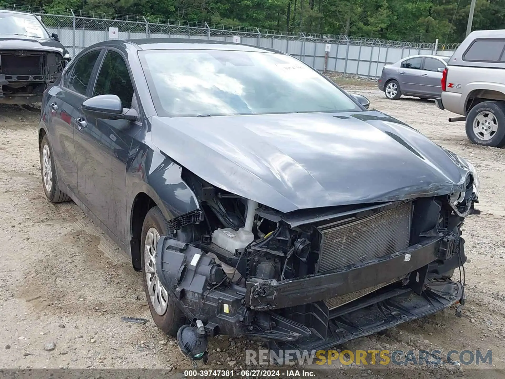 6 Photograph of a damaged car 3KPF24AD1LE141961 KIA FORTE 2020