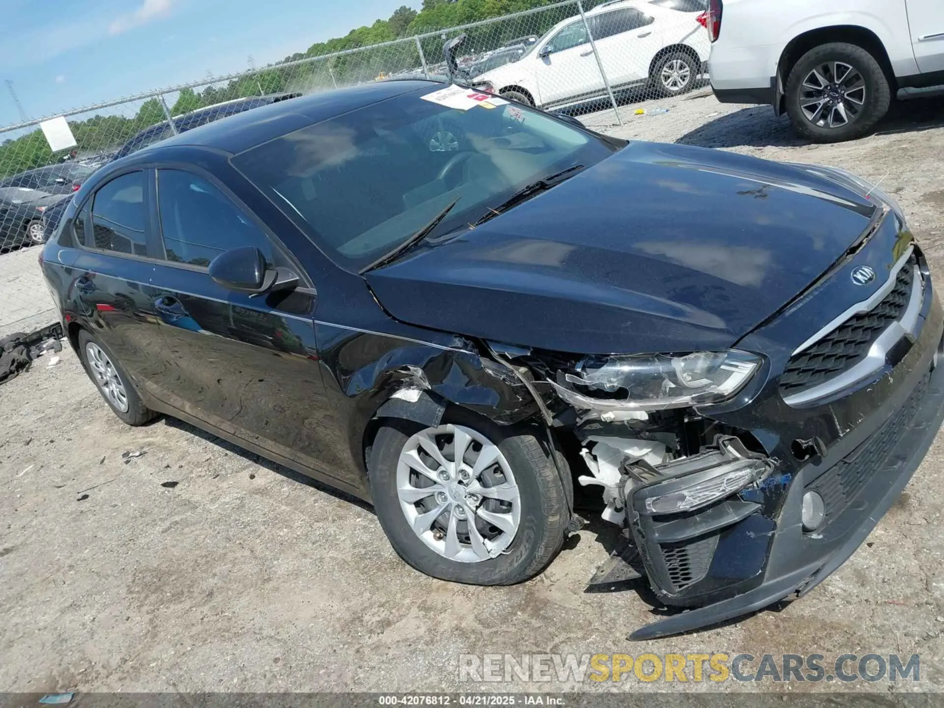 1 Photograph of a damaged car 3KPF24AD1LE142771 KIA FORTE 2020