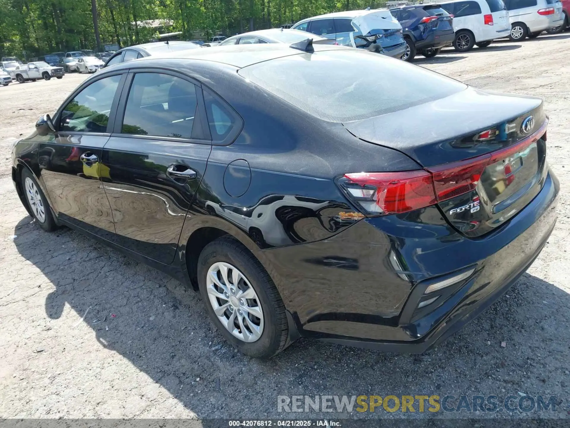 3 Photograph of a damaged car 3KPF24AD1LE142771 KIA FORTE 2020
