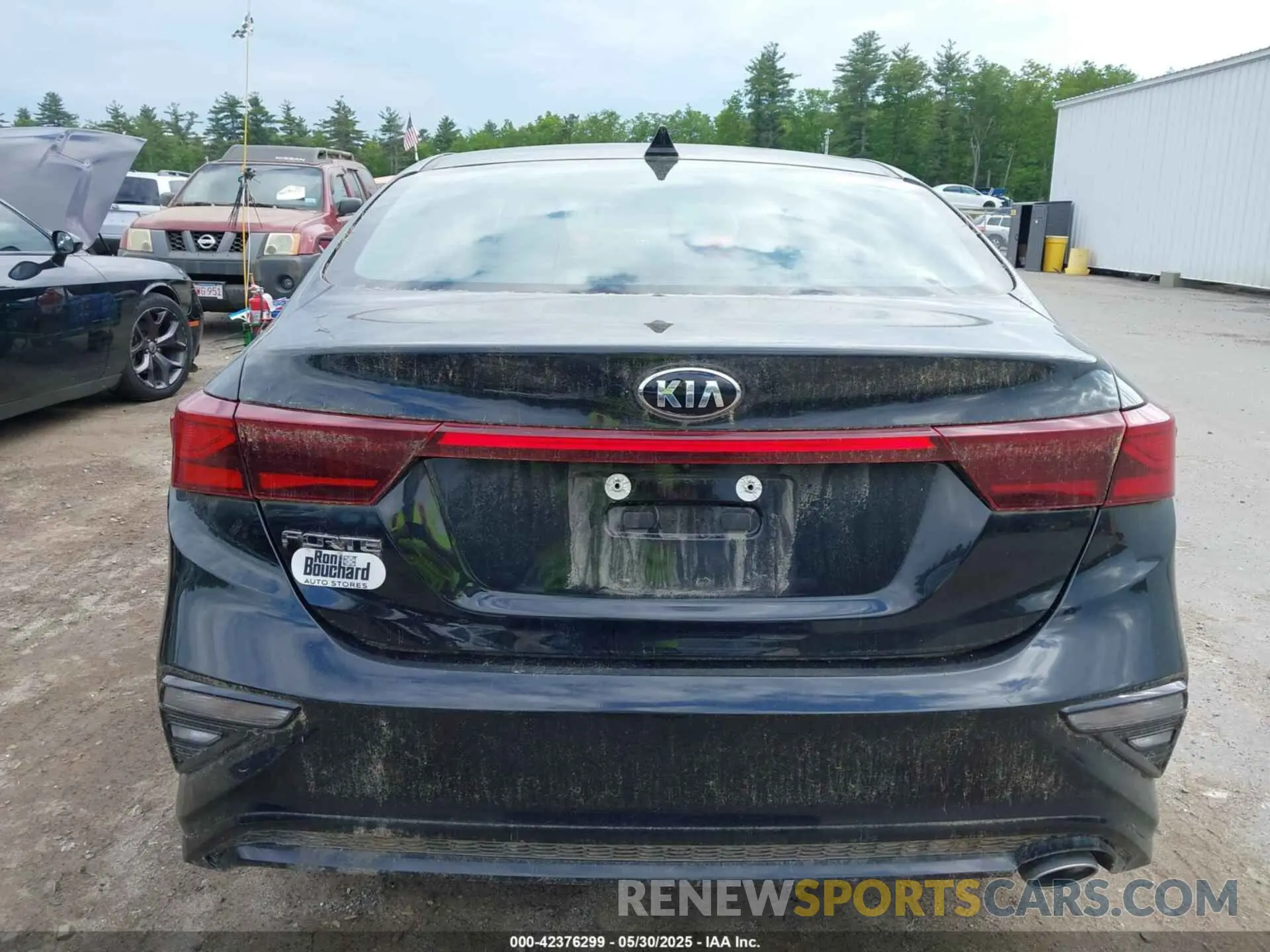 16 Photograph of a damaged car 3KPF24AD1LE161370 KIA FORTE 2020