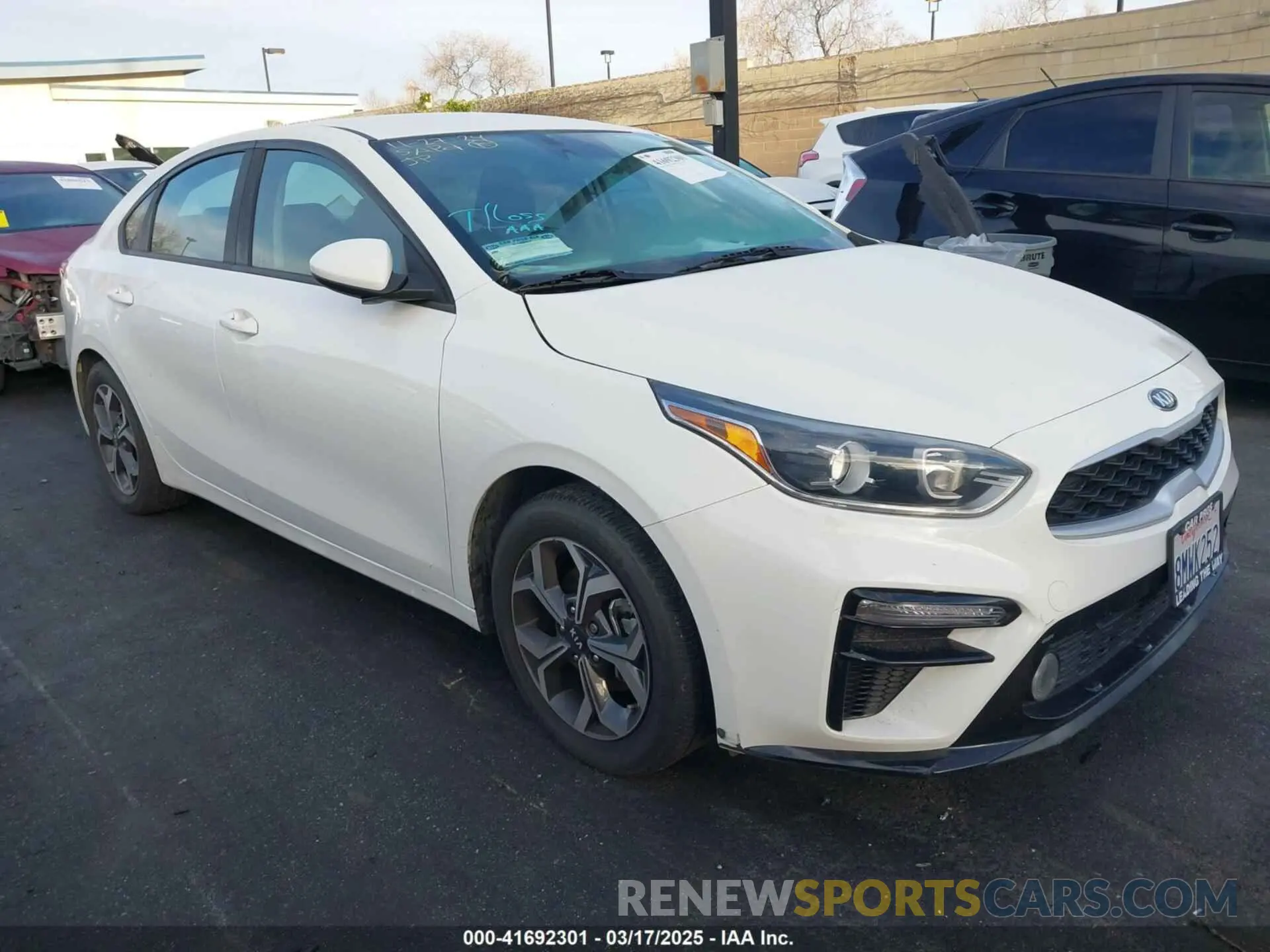 1 Photograph of a damaged car 3KPF24AD1LE170599 KIA FORTE 2020