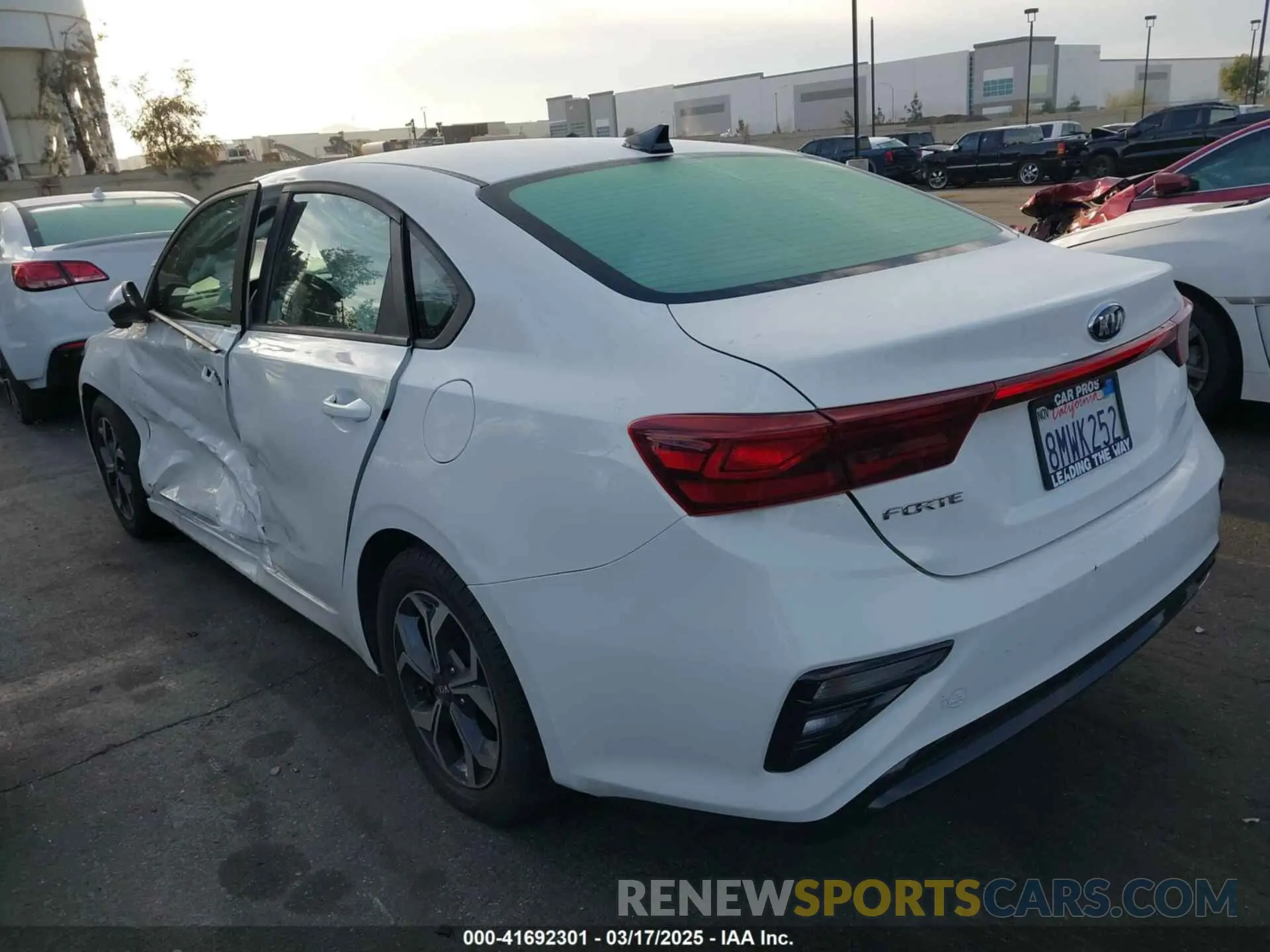 3 Photograph of a damaged car 3KPF24AD1LE170599 KIA FORTE 2020