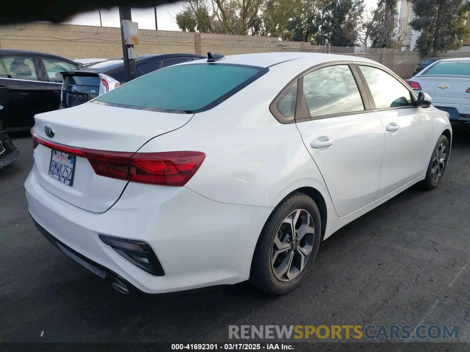 4 Photograph of a damaged car 3KPF24AD1LE170599 KIA FORTE 2020
