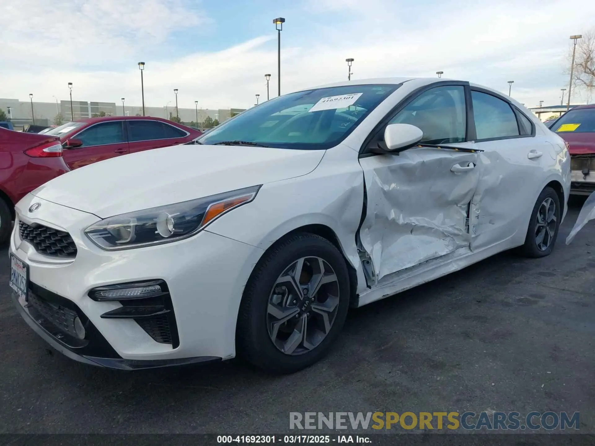 6 Photograph of a damaged car 3KPF24AD1LE170599 KIA FORTE 2020