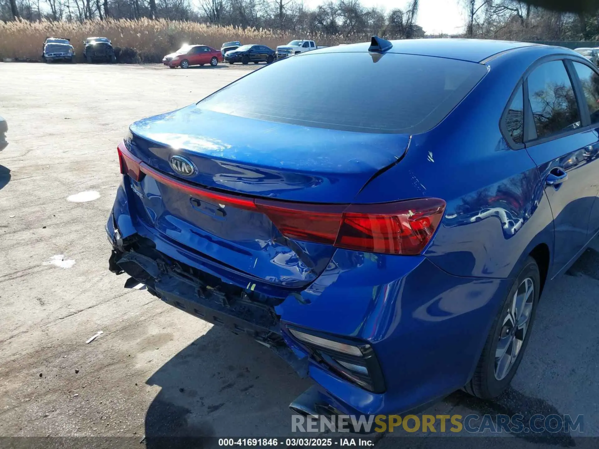 17 Photograph of a damaged car 3KPF24AD1LE178444 KIA FORTE 2020
