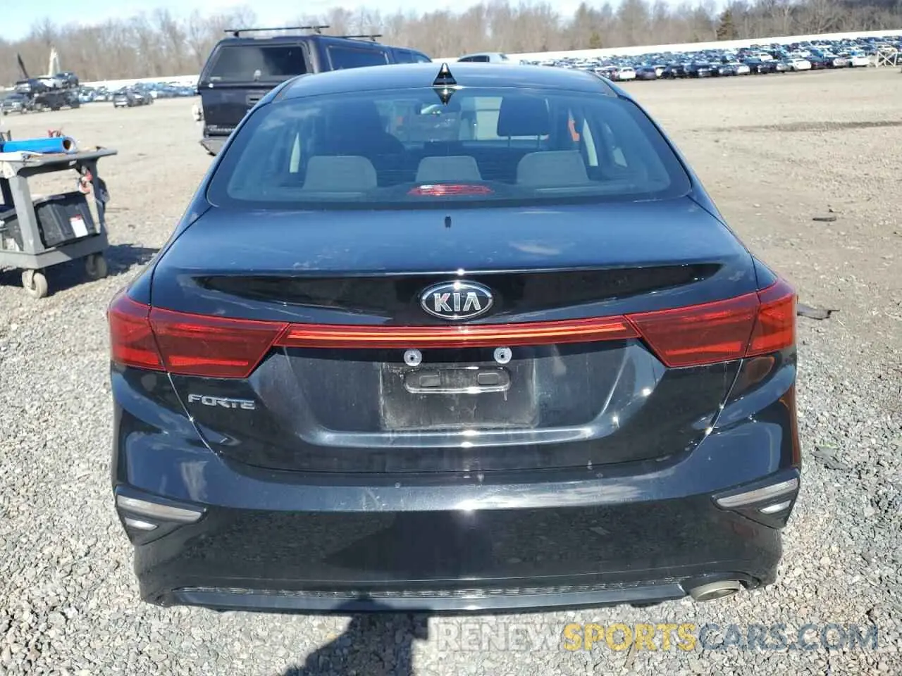 6 Photograph of a damaged car 3KPF24AD1LE194417 KIA FORTE 2020