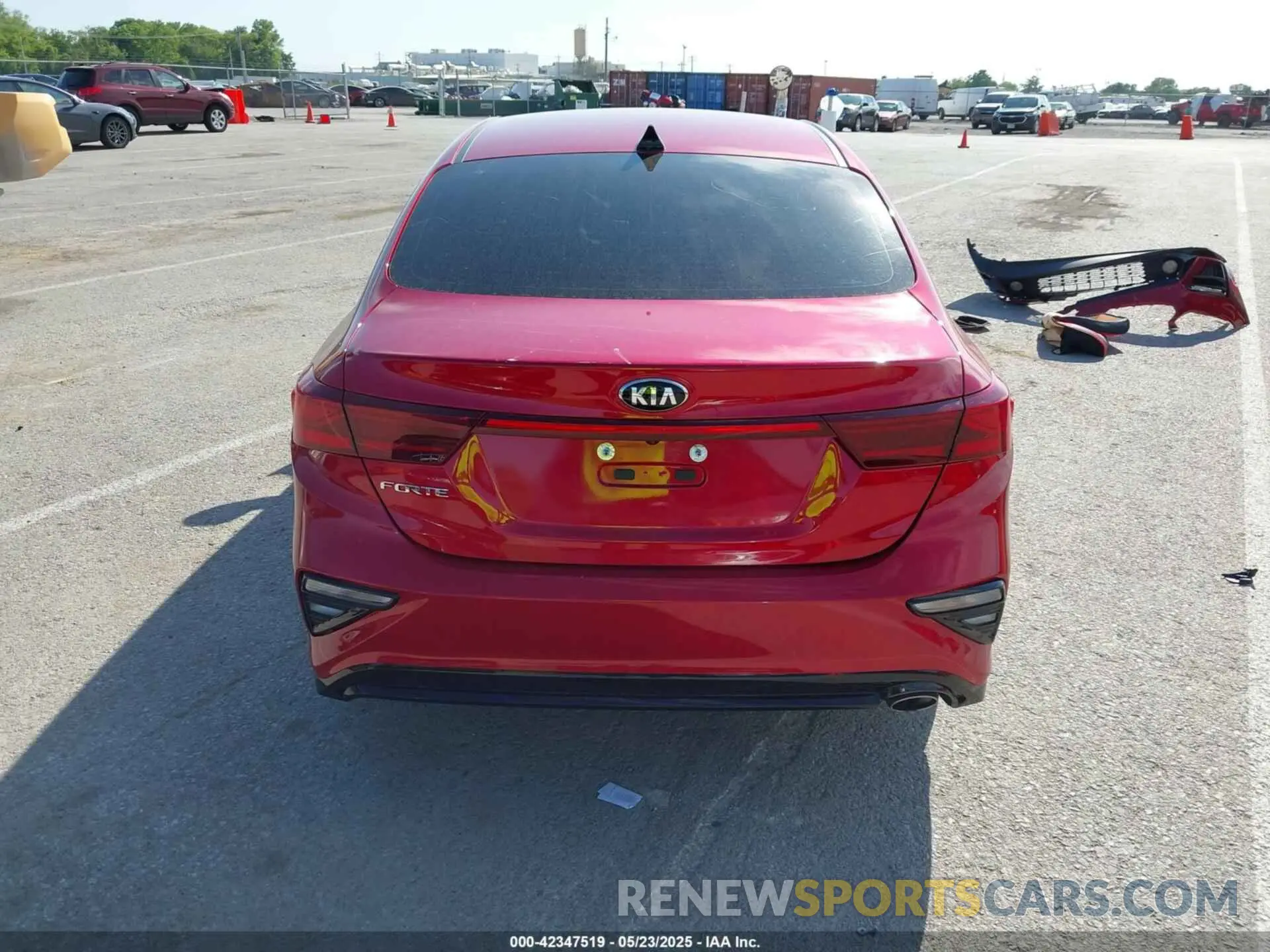 17 Photograph of a damaged car 3KPF24AD1LE201494 KIA FORTE 2020