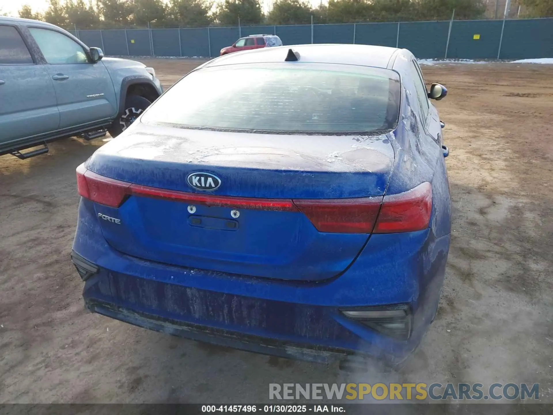 4 Photograph of a damaged car 3KPF24AD1LE204783 KIA FORTE 2020