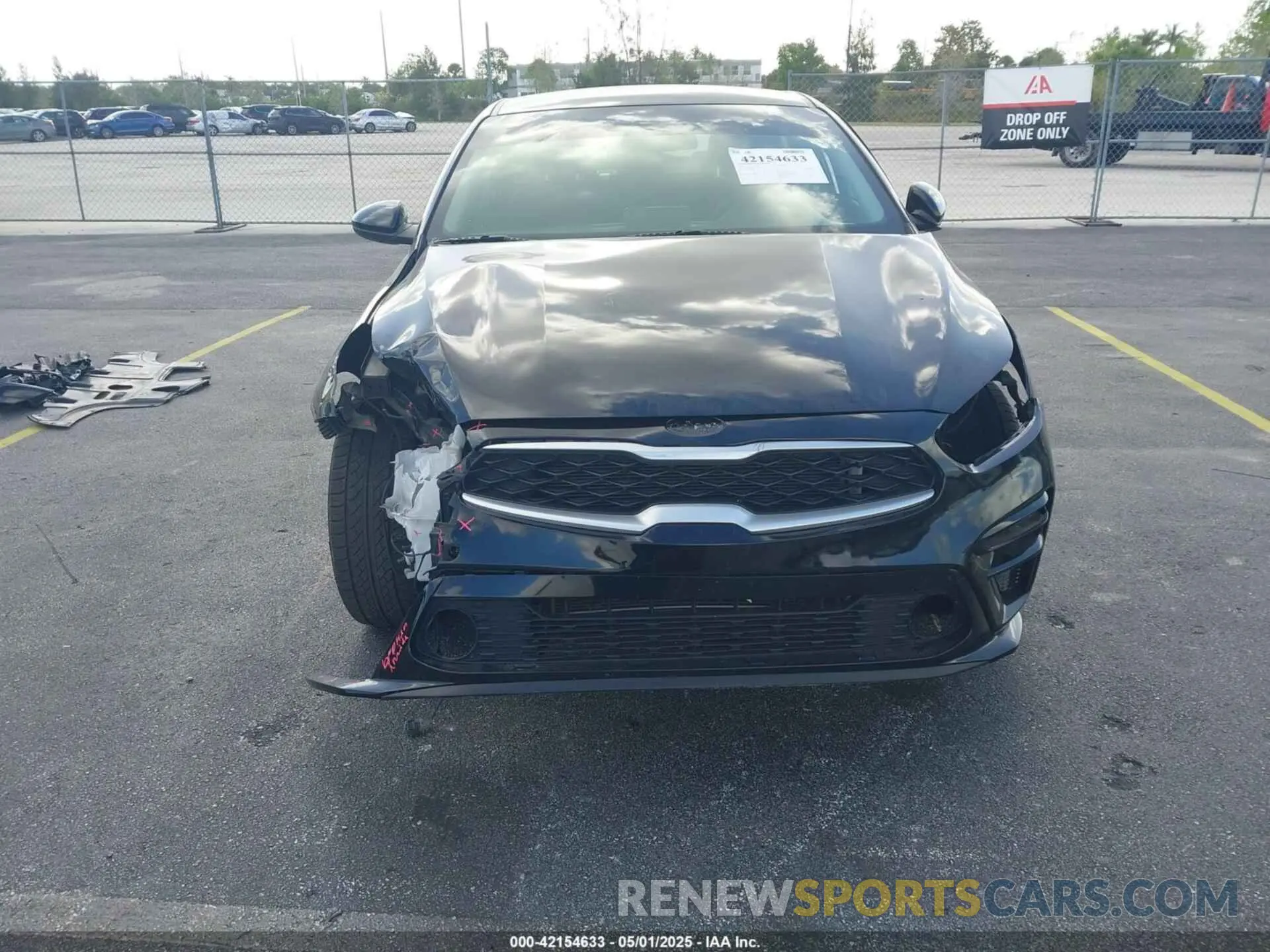 6 Photograph of a damaged car 3KPF24AD1LE212690 KIA FORTE 2020