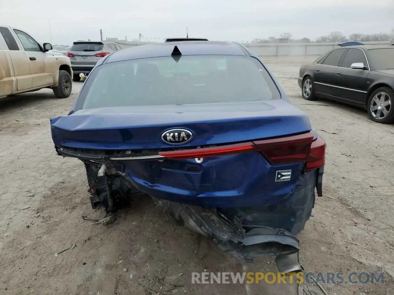 6 Photograph of a damaged car 3KPF24AD1LE216500 KIA FORTE 2020