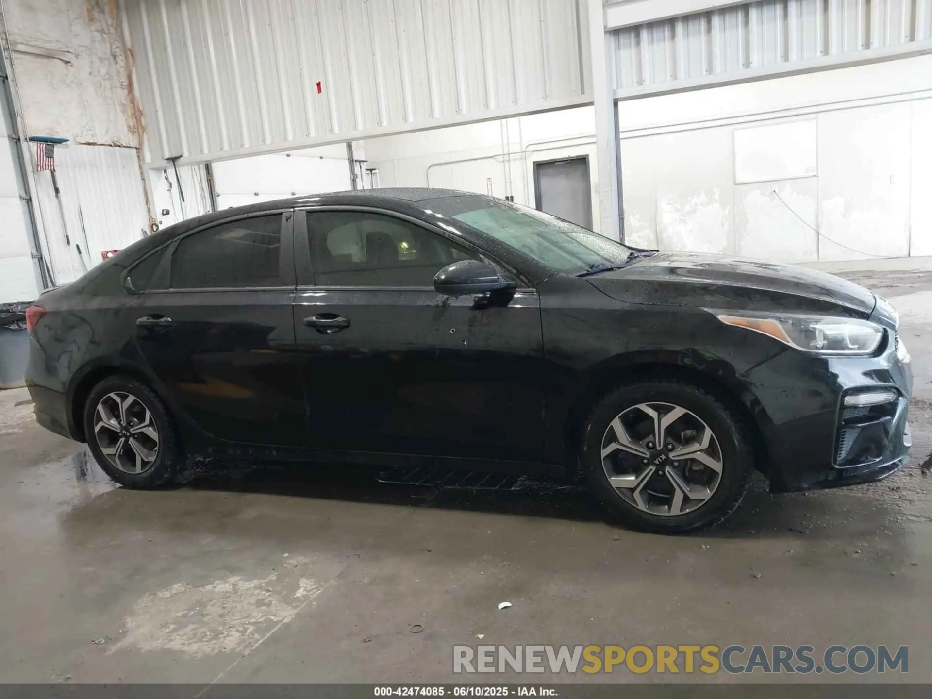 13 Photograph of a damaged car 3KPF24AD1LE223804 KIA FORTE 2020