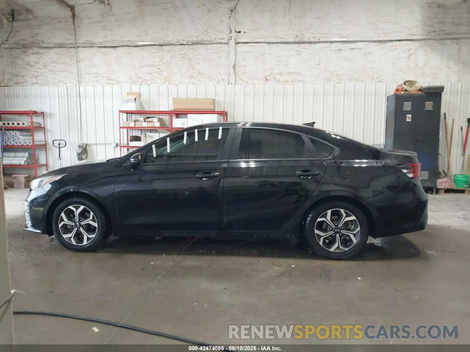 14 Photograph of a damaged car 3KPF24AD1LE223804 KIA FORTE 2020