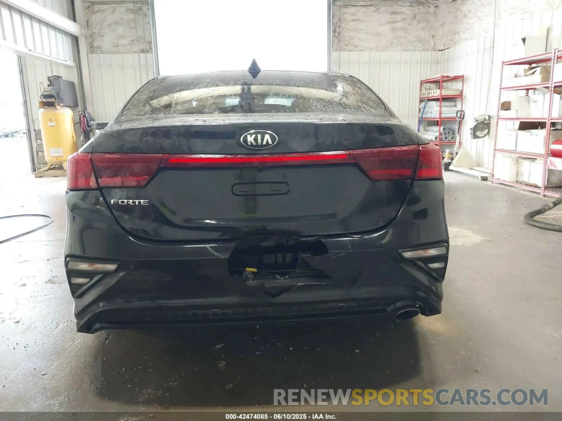 16 Photograph of a damaged car 3KPF24AD1LE223804 KIA FORTE 2020