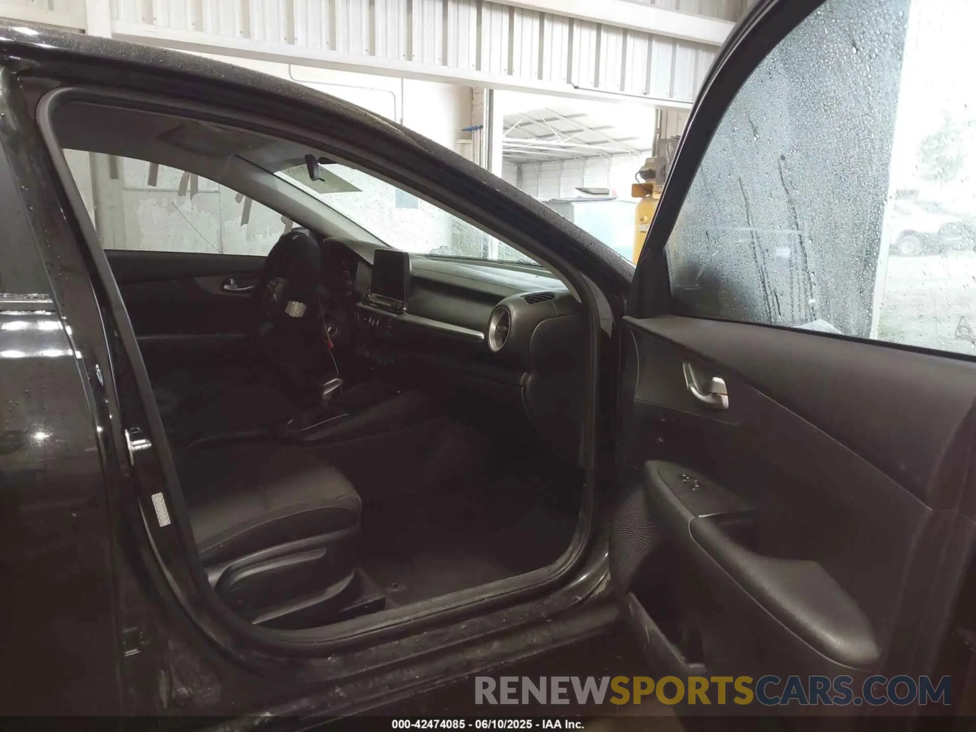 5 Photograph of a damaged car 3KPF24AD1LE223804 KIA FORTE 2020